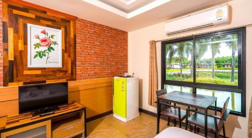 Prew Lom Chom Nam Resort Ban Phan Sadet Nok Exterior photo