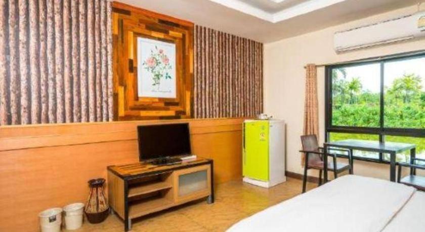 Prew Lom Chom Nam Resort Ban Phan Sadet Nok Exterior photo