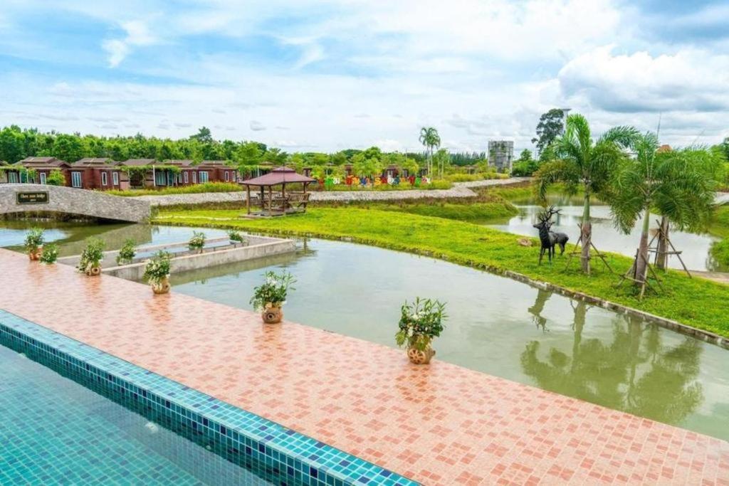 Prew Lom Chom Nam Resort Ban Phan Sadet Nok Exterior photo