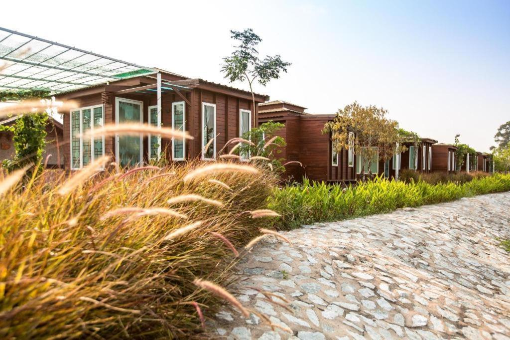 Prew Lom Chom Nam Resort Ban Phan Sadet Nok Exterior photo